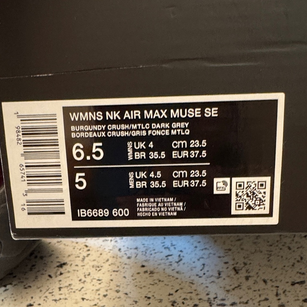 Nike Low-Top Maroon Athletic Sneakers - Picture 15 of 16